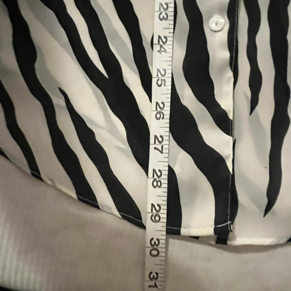 Diane Von Furstenberg Vintage zebra print semi sheer boxy oversized button down - Picture 7 of 7